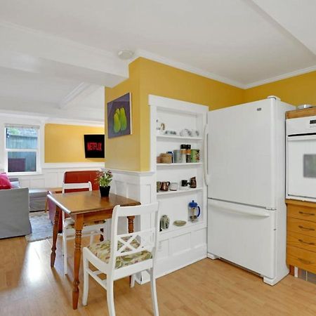 Artsy Private Guest Suite With Outdoor Saloon Vancouver Exterior foto