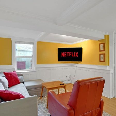 Artsy Private Guest Suite With Outdoor Saloon Vancouver Exterior foto