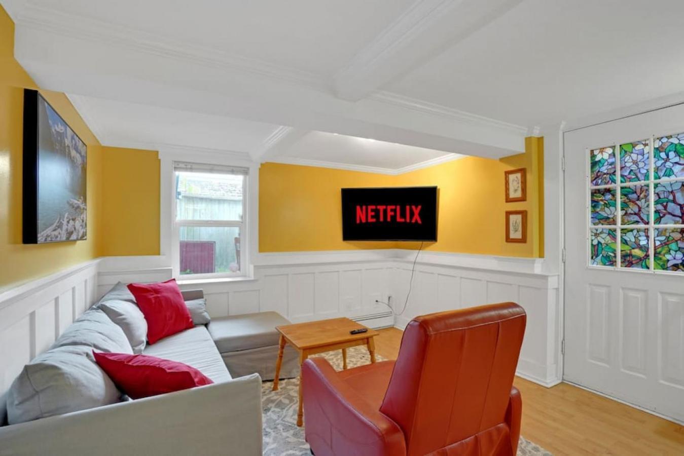 Artsy Private Guest Suite With Outdoor Saloon Vancouver Exterior foto